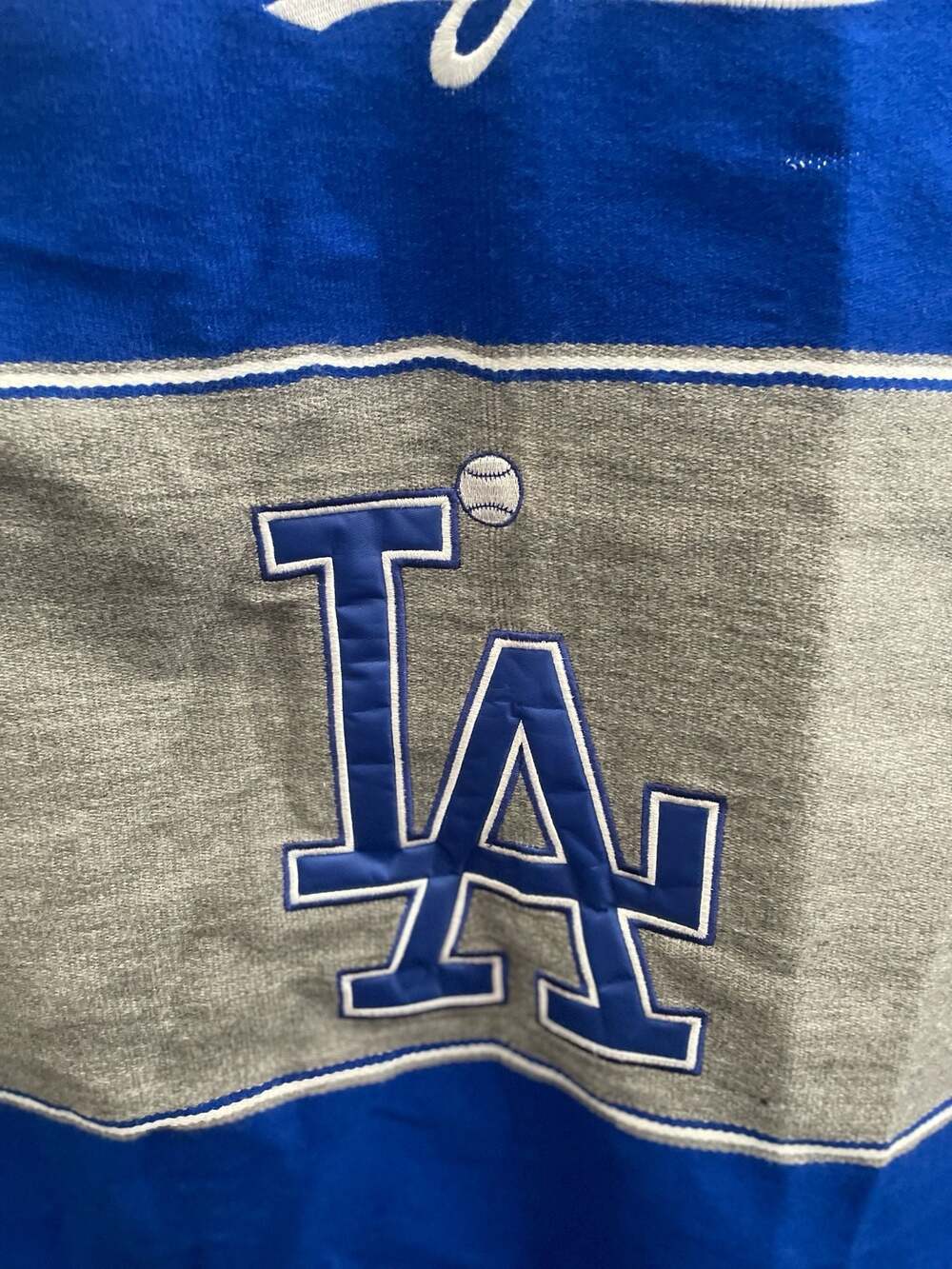 Los Angeles Dodgers Mexican Stitched Serape Poncho Pullover with Fringe - Picture 2 of 6